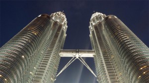 asus-zenfone-zoom-petronas 0x