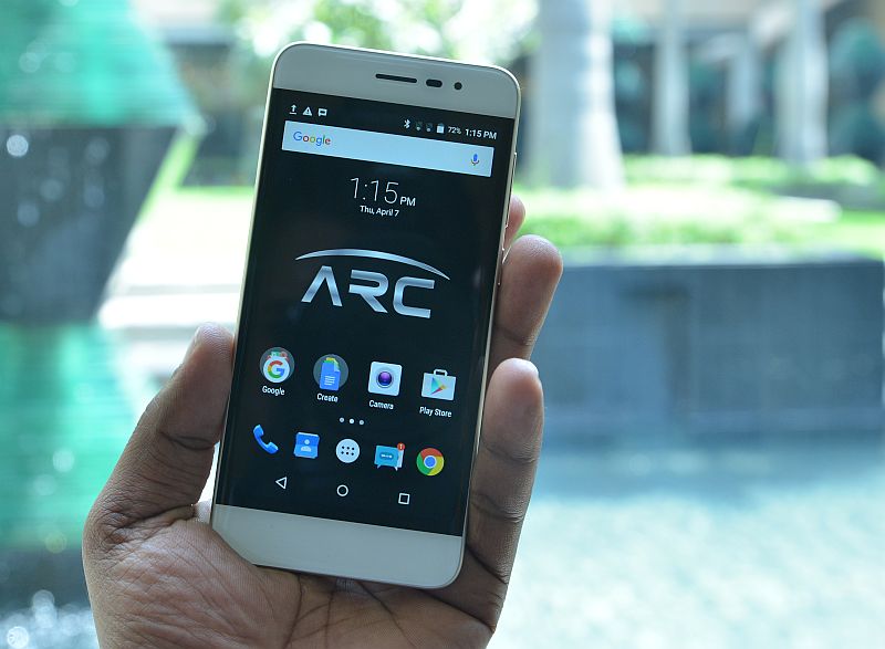 panasonic_eluga_arc_screen